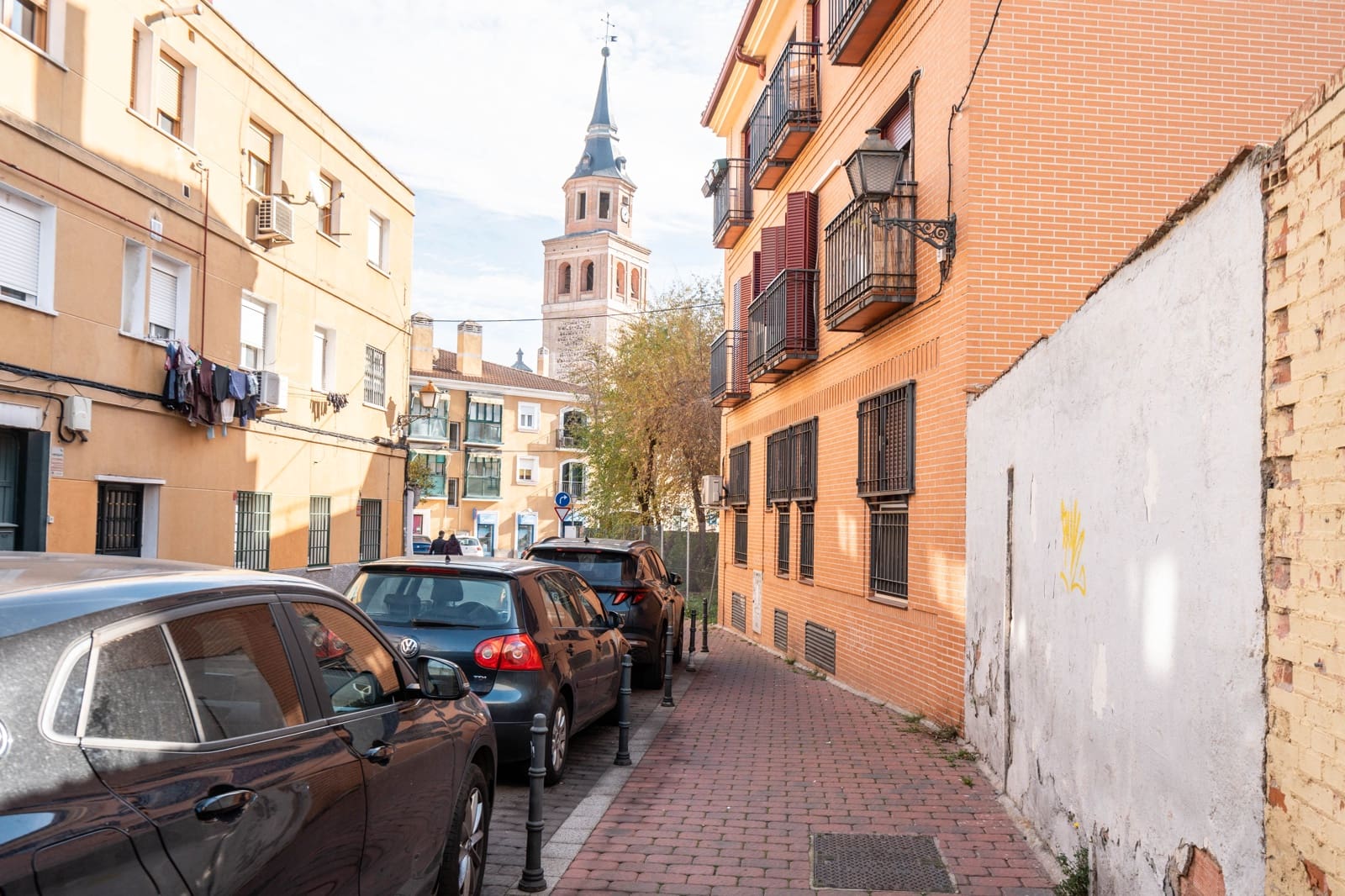 Grunde uden byggetilladelser til salg i Madrid by - € 350.000 (Ref: 8718567)