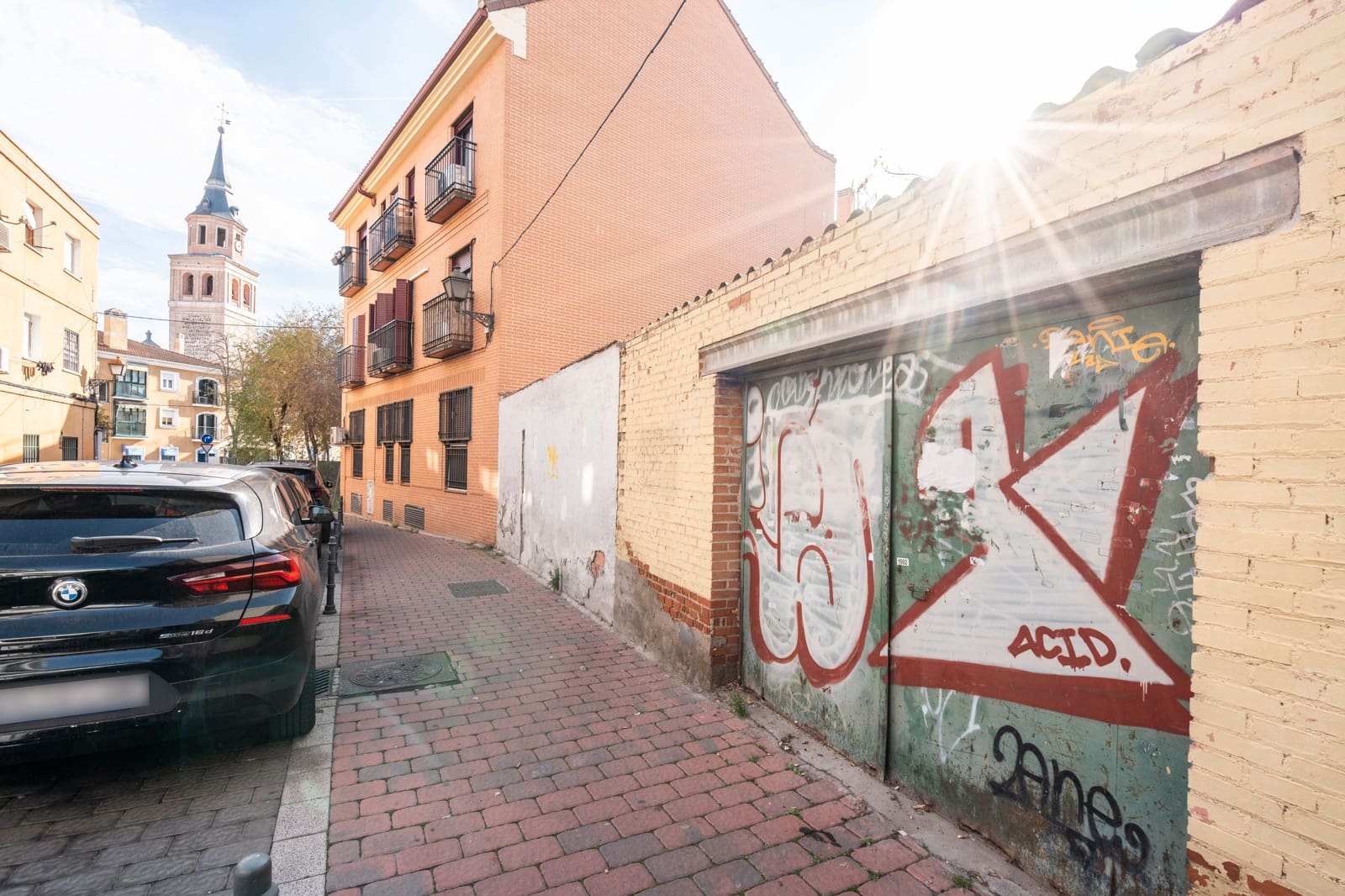 Grunde uden byggetilladelser til salg i Madrid by - € 350.000 (Ref: 8718567)