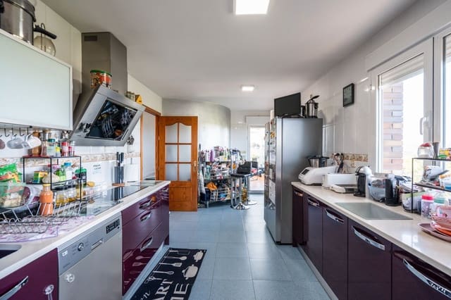 5 makuuhuone Huvila myytävänä paikassa Galapagar mukana uima-altaan 
autotalli - 790 000 € (Ref: 8843776)