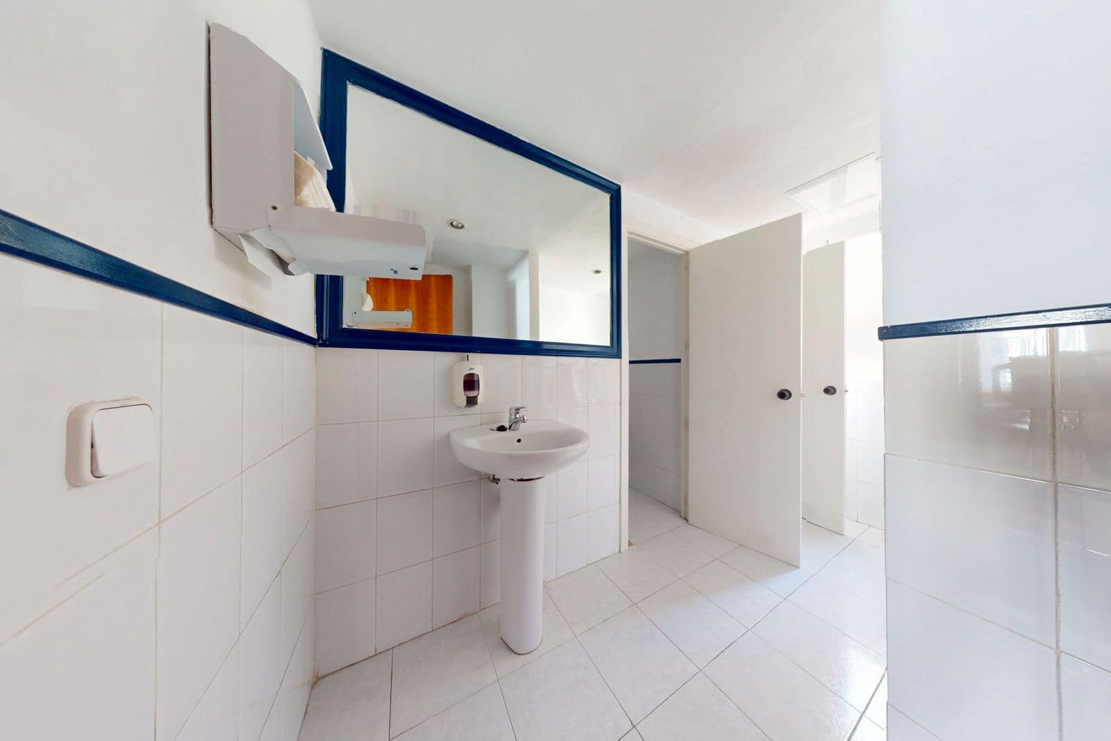 Kontor til salg i Madrid by - € 4.200.000 (Ref: 8862116)