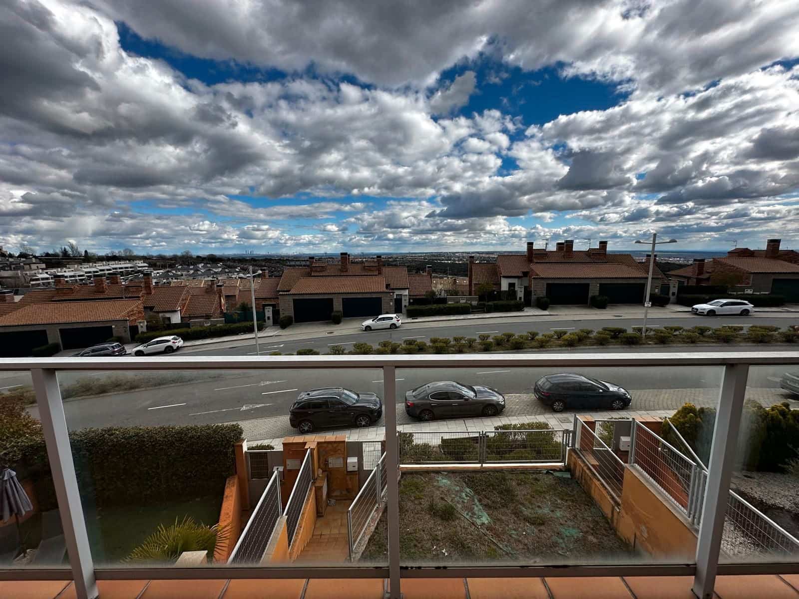 4 soveværelse Byhus til salg i Torrelodones med garage - € 750.000 (Ref: 8882109)