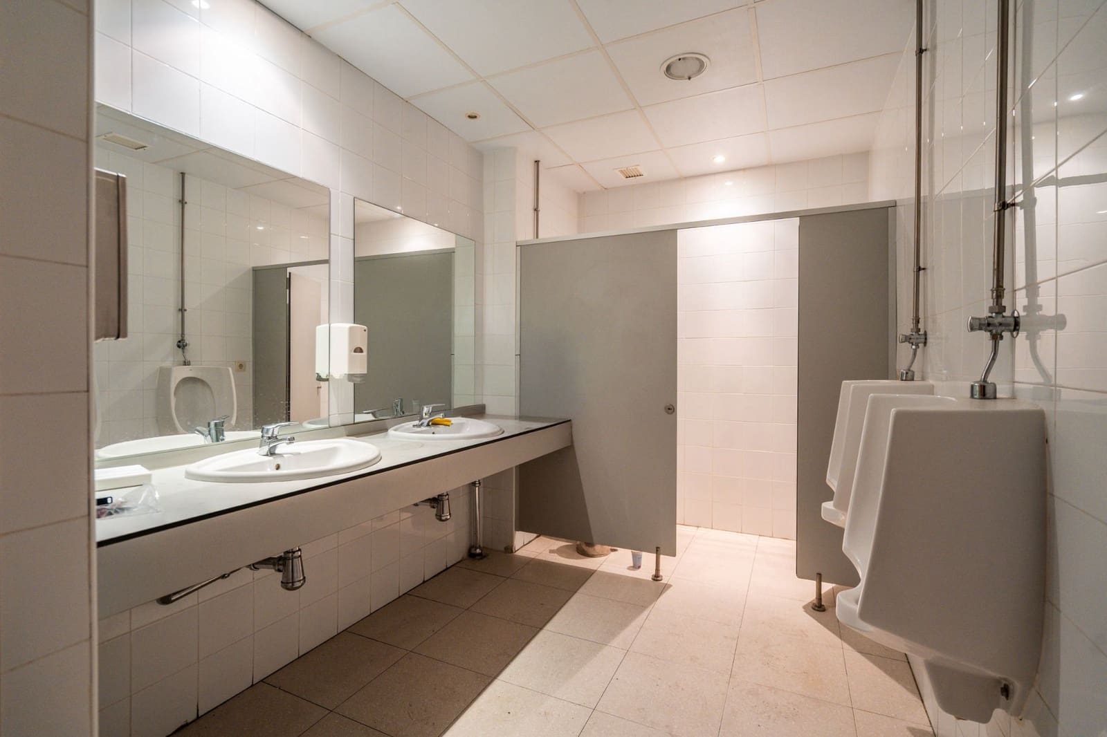 Erhverv til salg i Anover de Tajo - € 1.490.000 (Ref: 8895775)