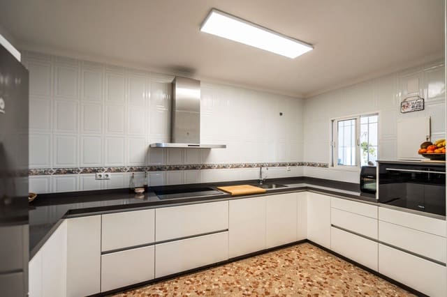 4 makuuhuone Maalaistalo myytävänä paikassa Chiclana de la Frontera mukana uima-altaan 
autotalli - 599 000 € (Ref: 8902733)