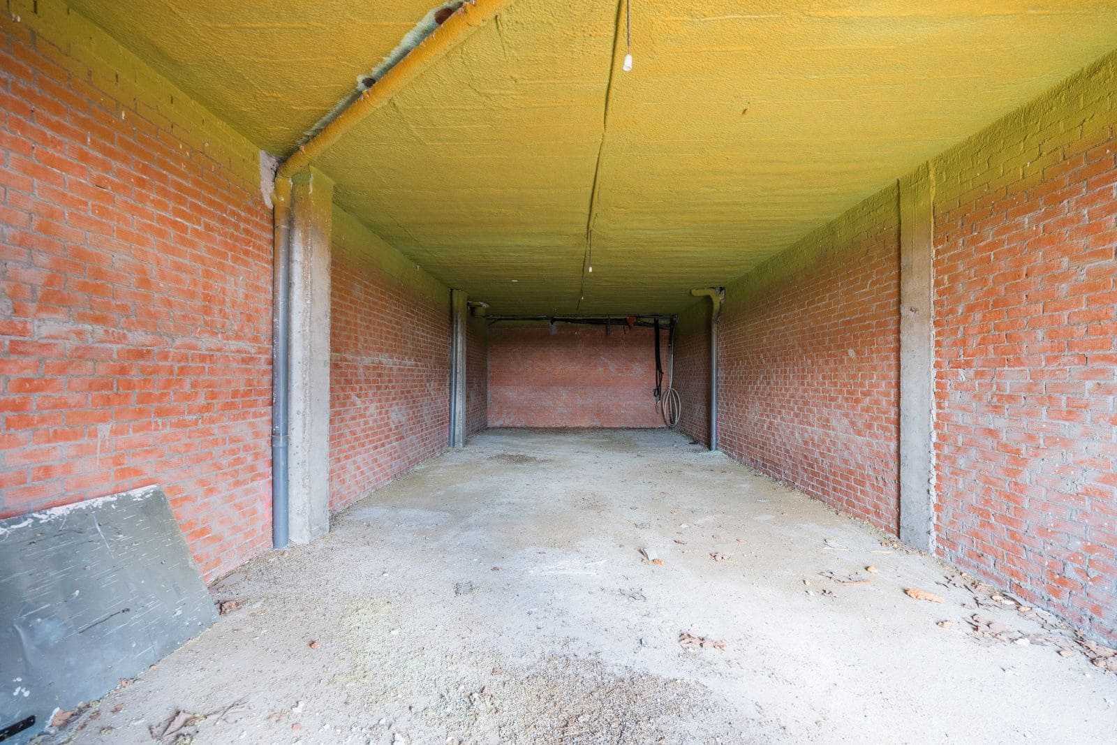 Commercial for sale in Parla - € 100,000 (Ref: 8906279)