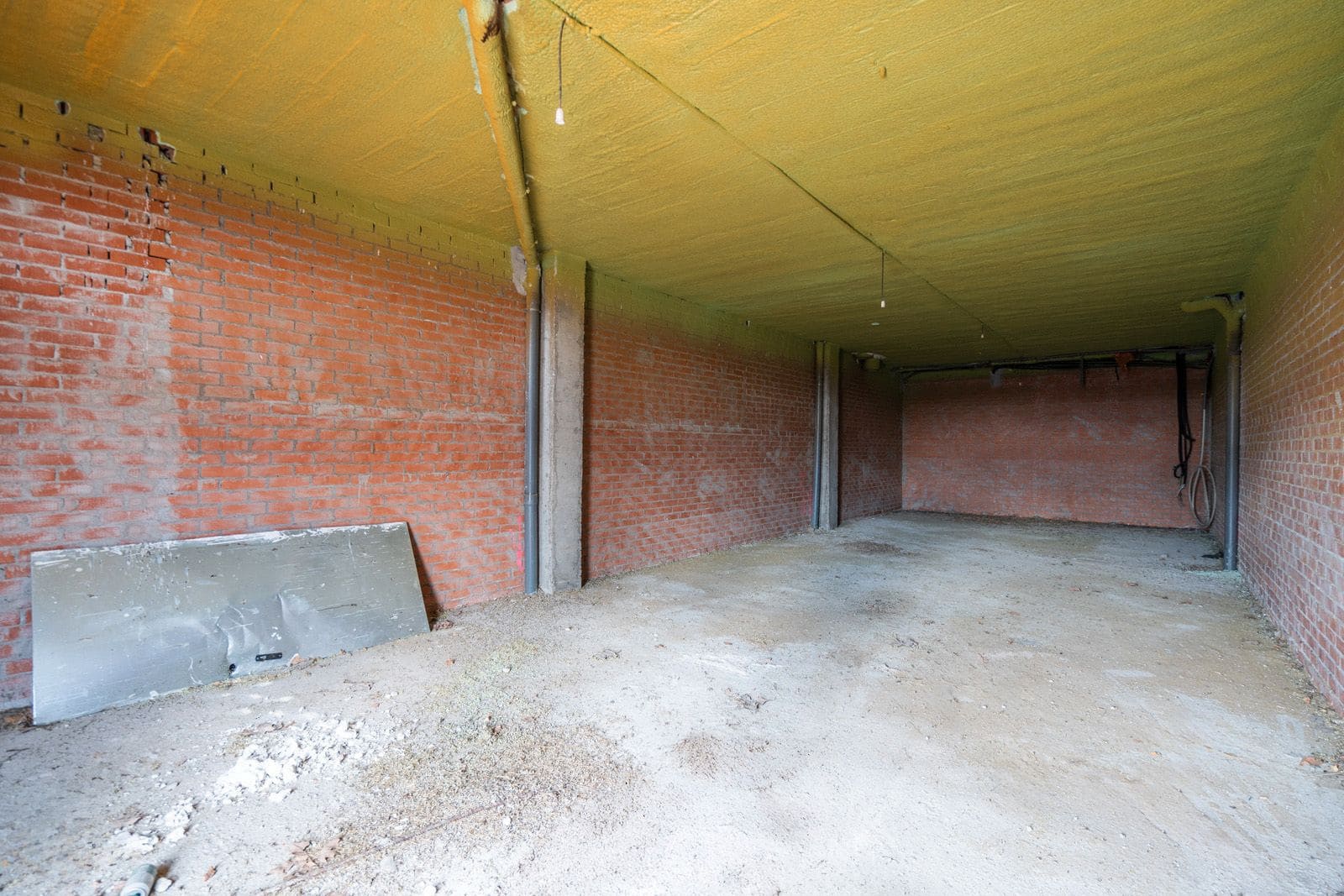 Commercial for sale in Parla - € 100,000 (Ref: 8906279)