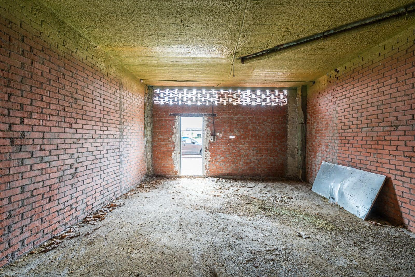 Commercial for sale in Parla - € 100,000 (Ref: 8906279)