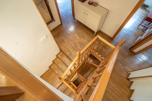 6 makuuhuone Paritalo myytävänä paikassa Peñagrande, Madrid kaupunki mukana 
autotalli - 1 295 000 € (Ref: 8920850)