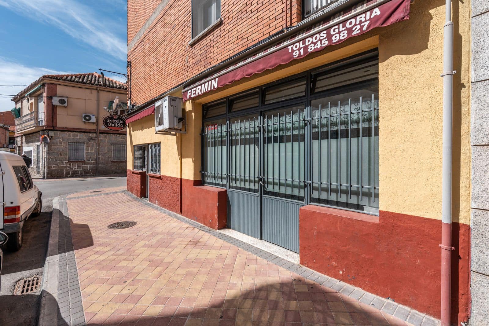 Erhverv til salg i Colmenar Viejo - € 200.000 (Ref: 8927391)