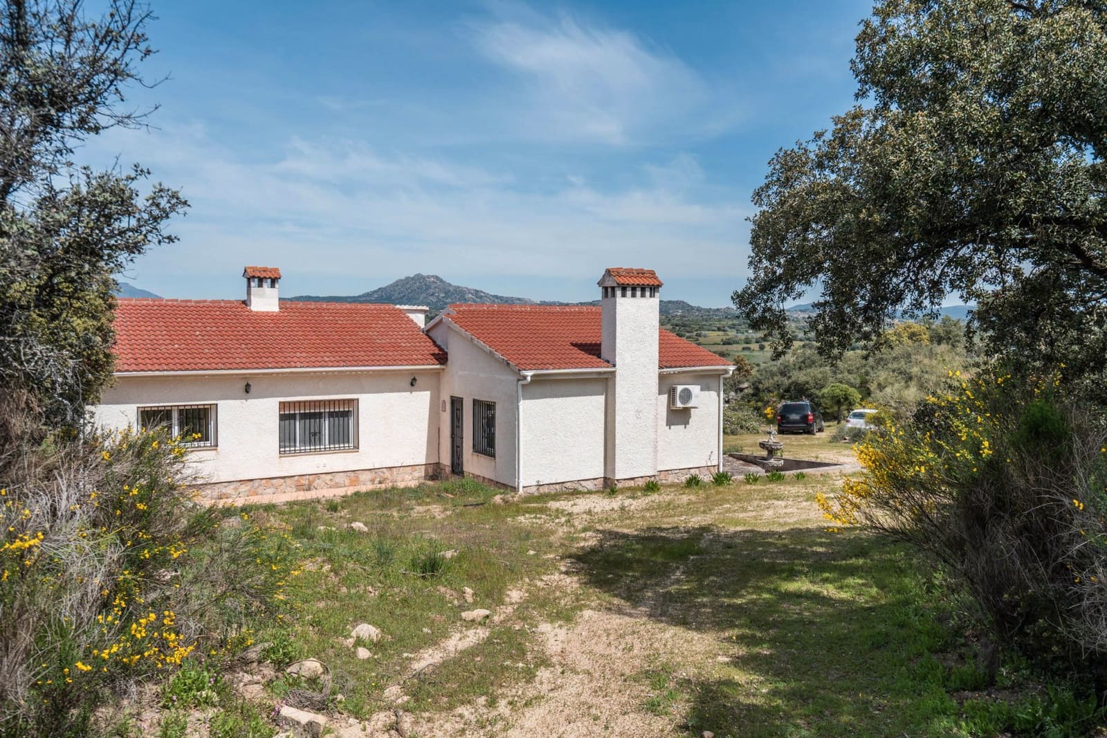 4 bedroom Finca/Country House for sale in Almorox - € 600,000 (Ref: 8942307)