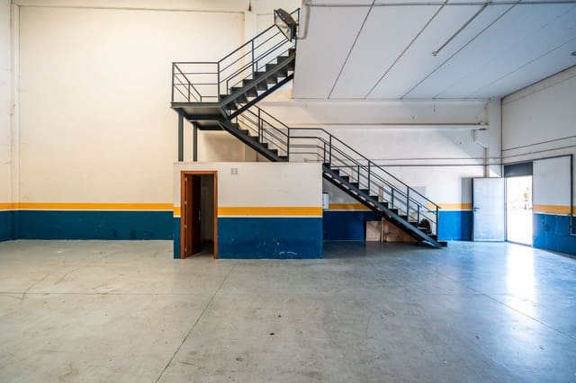 Commercial for sale in Meco - € 220,500 (Ref: 8948242)