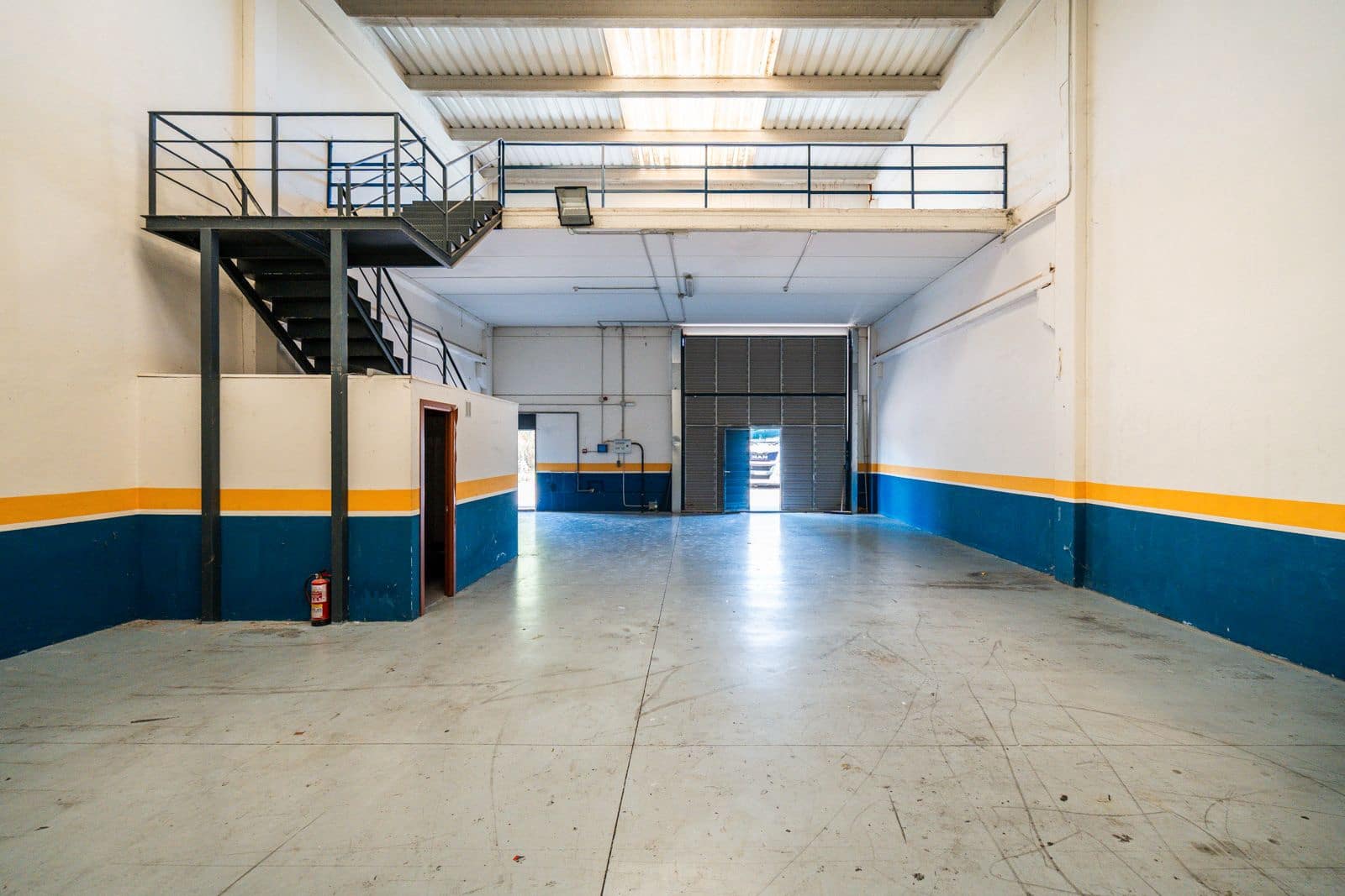 Erhverv til salg i Meco - € 220.500 (Ref: 8948242)