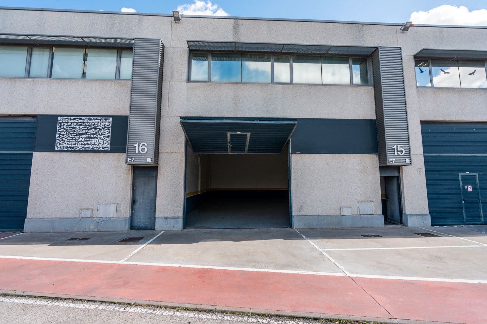 Erhverv til salg i Meco - € 220.500 (Ref: 8948242)