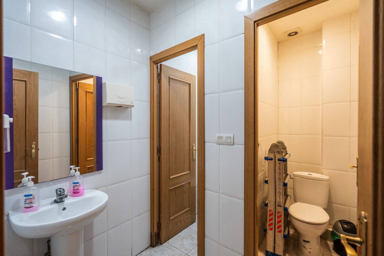 Kommersiell til salgs i Leganes - € 375 000 (Ref: 8953357)