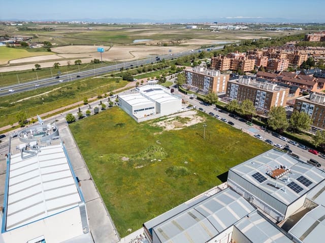 Comercial para venda em Parla - 690 000 € (Ref: 8953831)