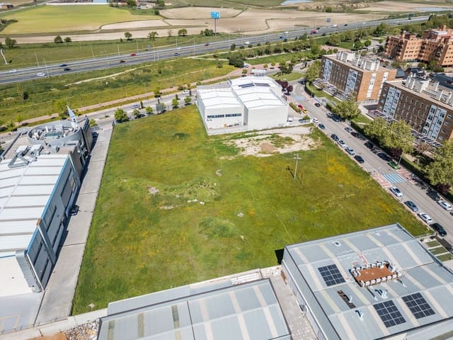 Comercial para venda em Parla - 690 000 € (Ref: 8953831)