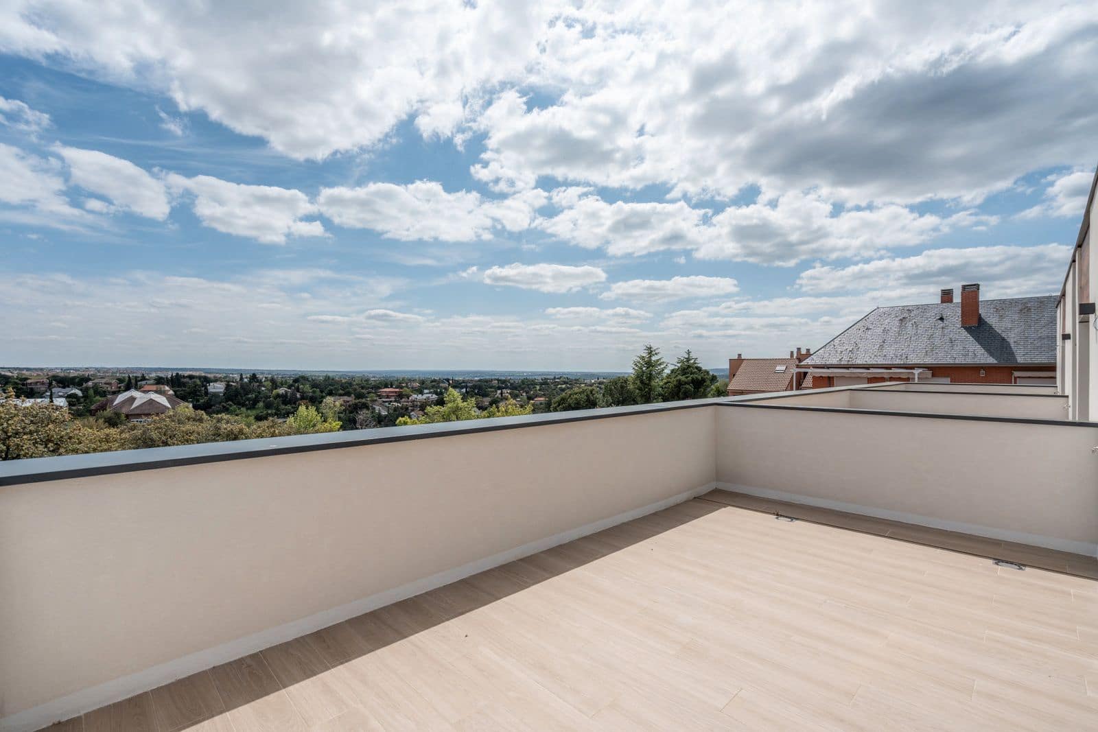 5 soveværelse Byhus til salg i Las Rozas de Madrid med swimmingpool garage - € 990.000 (Ref: 8969568)