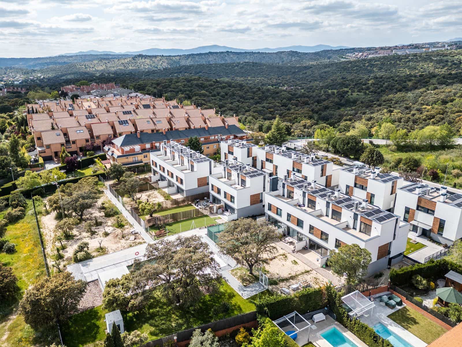 5 soveværelse Byhus til salg i Las Rozas de Madrid med swimmingpool garage - € 990.000 (Ref: 8969568)