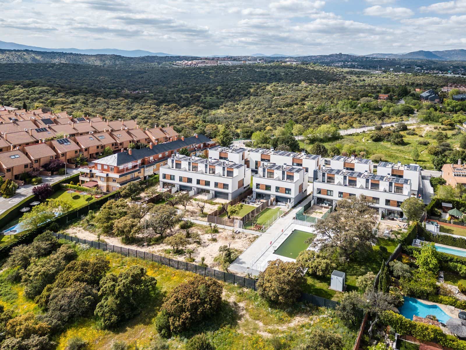 5 soveværelse Byhus til salg i Las Rozas de Madrid med swimmingpool garage - € 990.000 (Ref: 8969568)