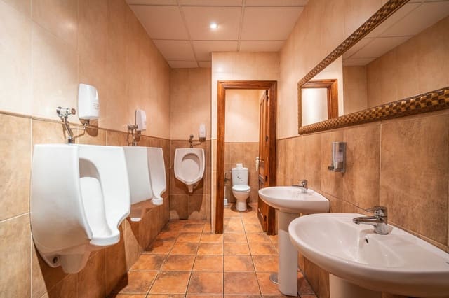 Erhverv til salg i Azuqueca de Henares - € 235.900 (Ref: 8997451)