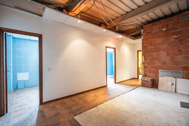 Erhverv til salg i Azuqueca de Henares - € 235.900 (Ref: 8997451)