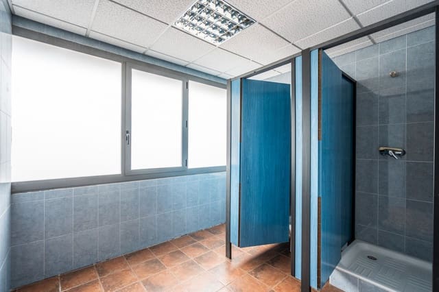 Erhverv til salg i Azuqueca de Henares - € 235.900 (Ref: 8997451)