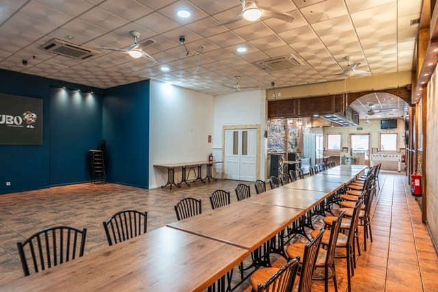 Erhverv til salg i Azuqueca de Henares - € 235.900 (Ref: 8997451)