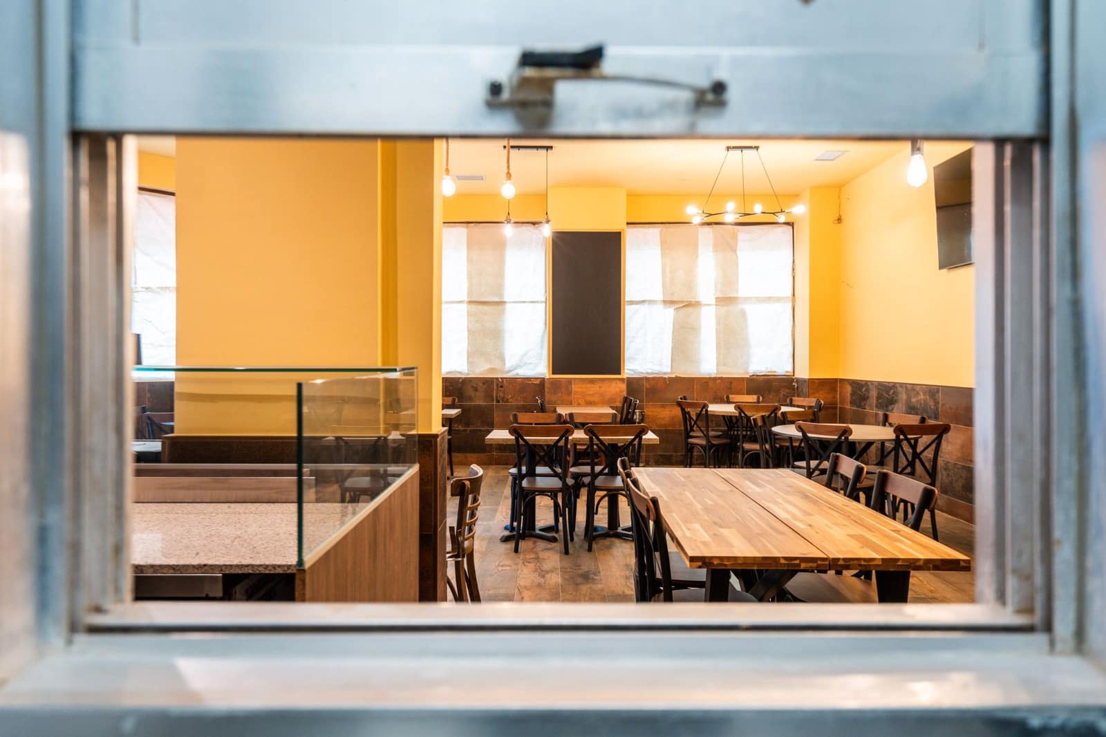 Erhverv til salg i Alcorcon - € 345.000 (Ref: 9002664)