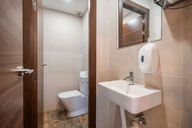 Commercial for sale in Alcorcón - € 345,000 (Ref: 9002664)