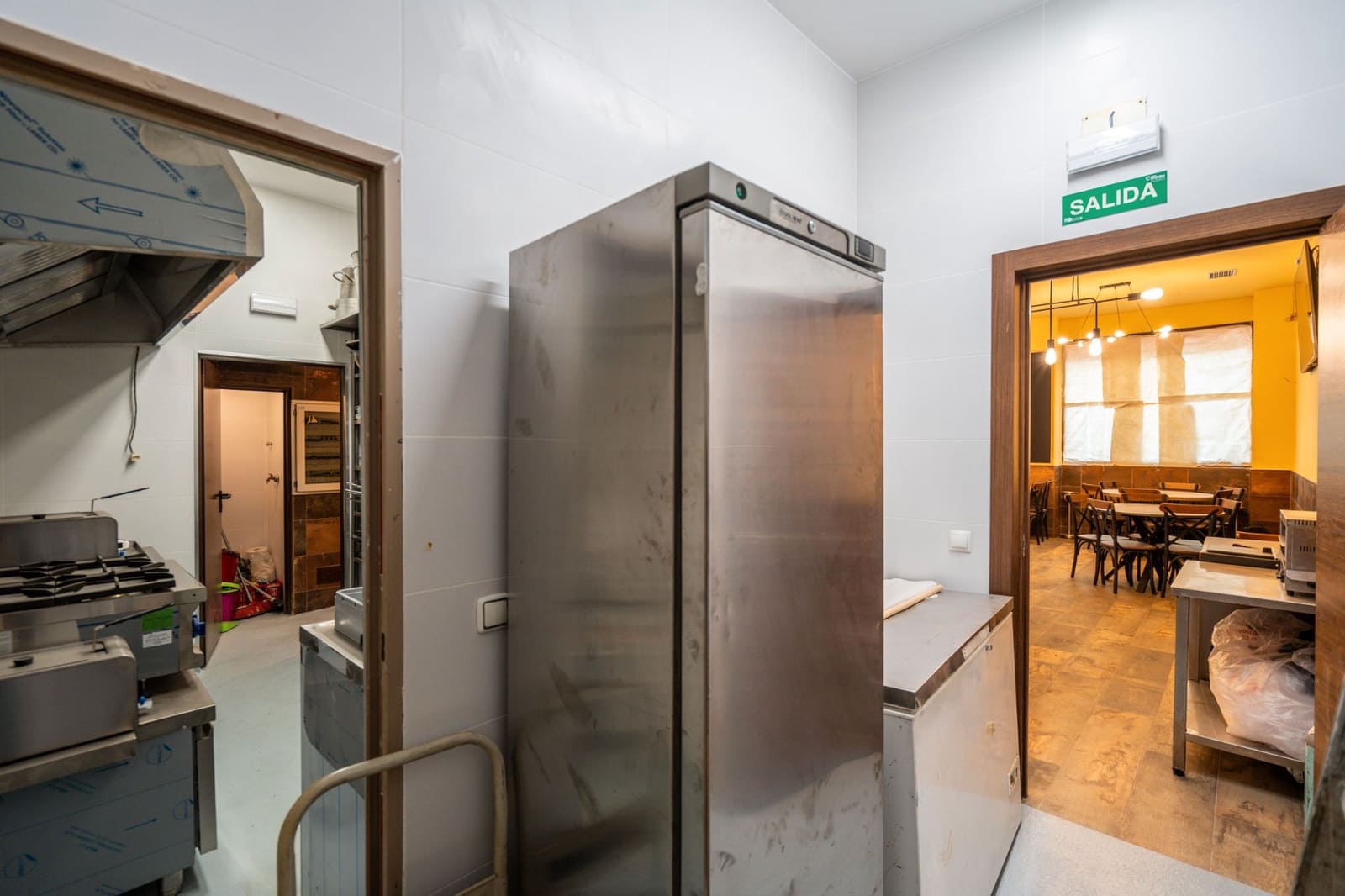 Erhverv til salg i Alcorcon - € 345.000 (Ref: 9002664)