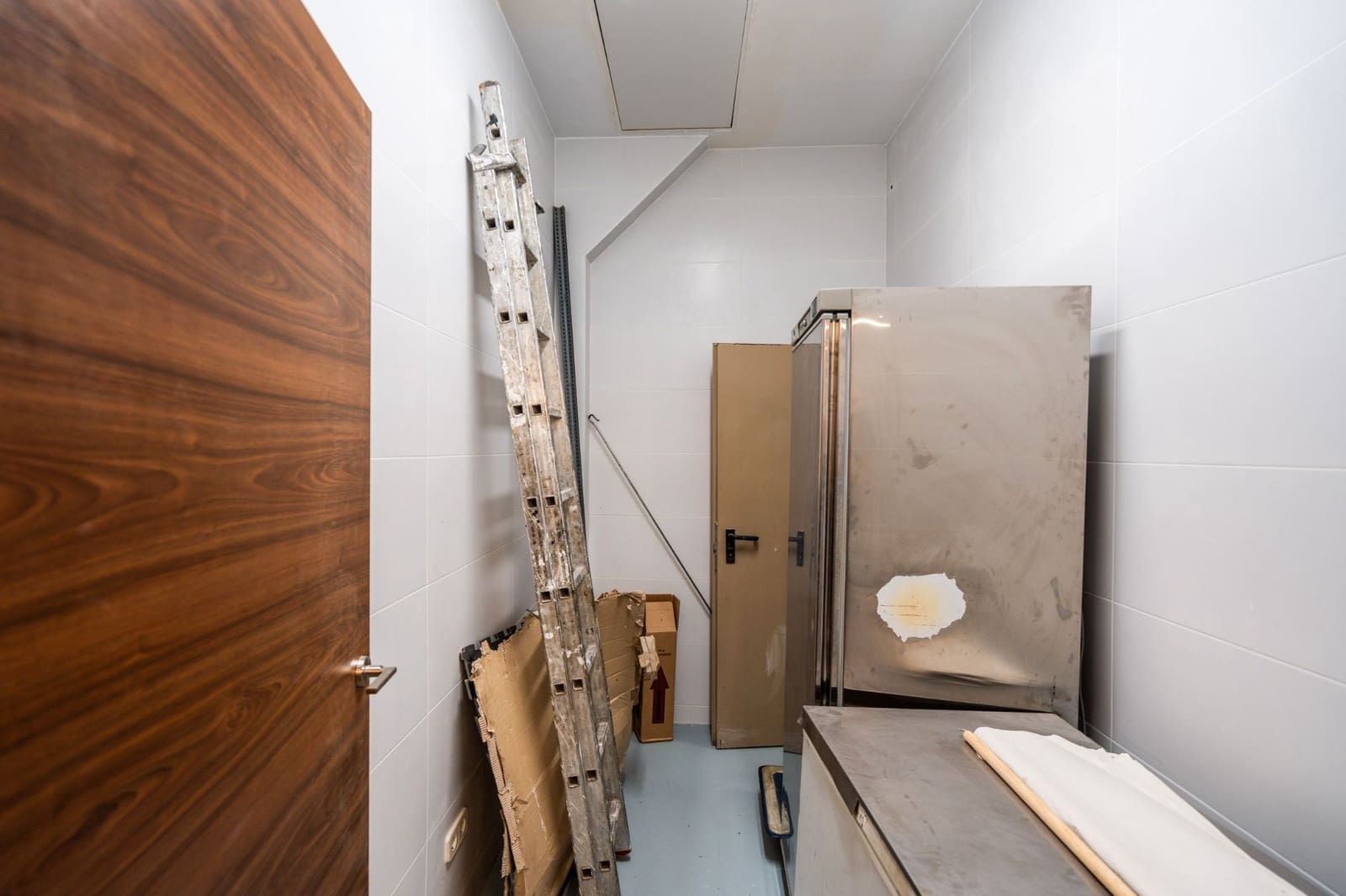 Erhverv til salg i Alcorcon - € 345.000 (Ref: 9002664)