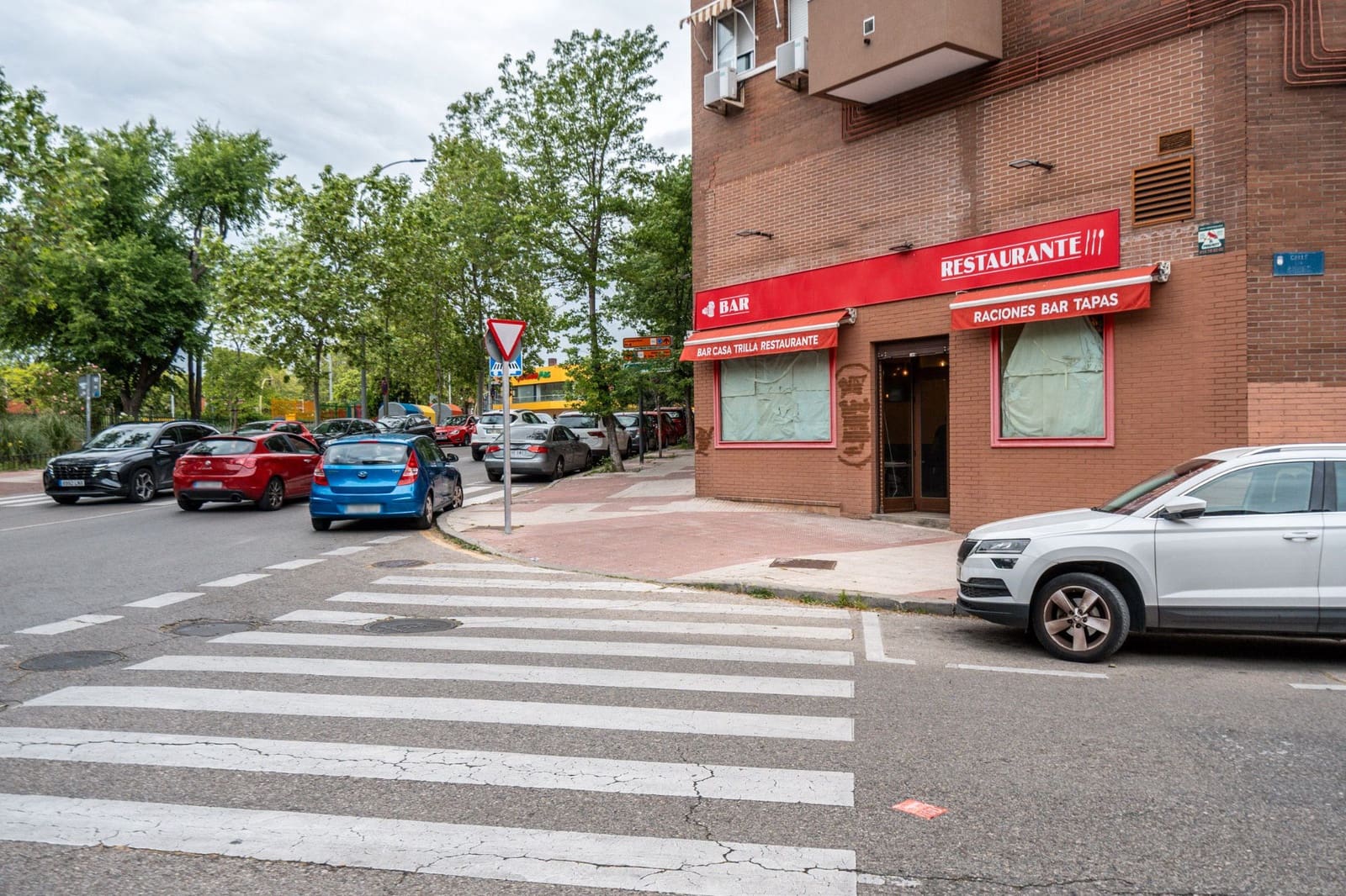 Erhverv til salg i Alcorcon - € 345.000 (Ref: 9002664)