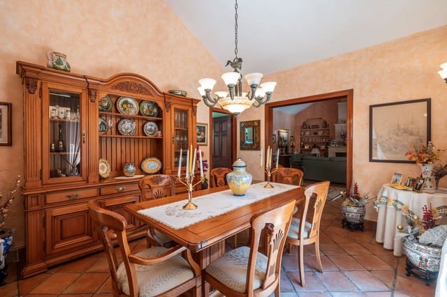 3 bedroom Finca/Country House for sale in Chinchón - € 975,000 (Ref: 9016692)