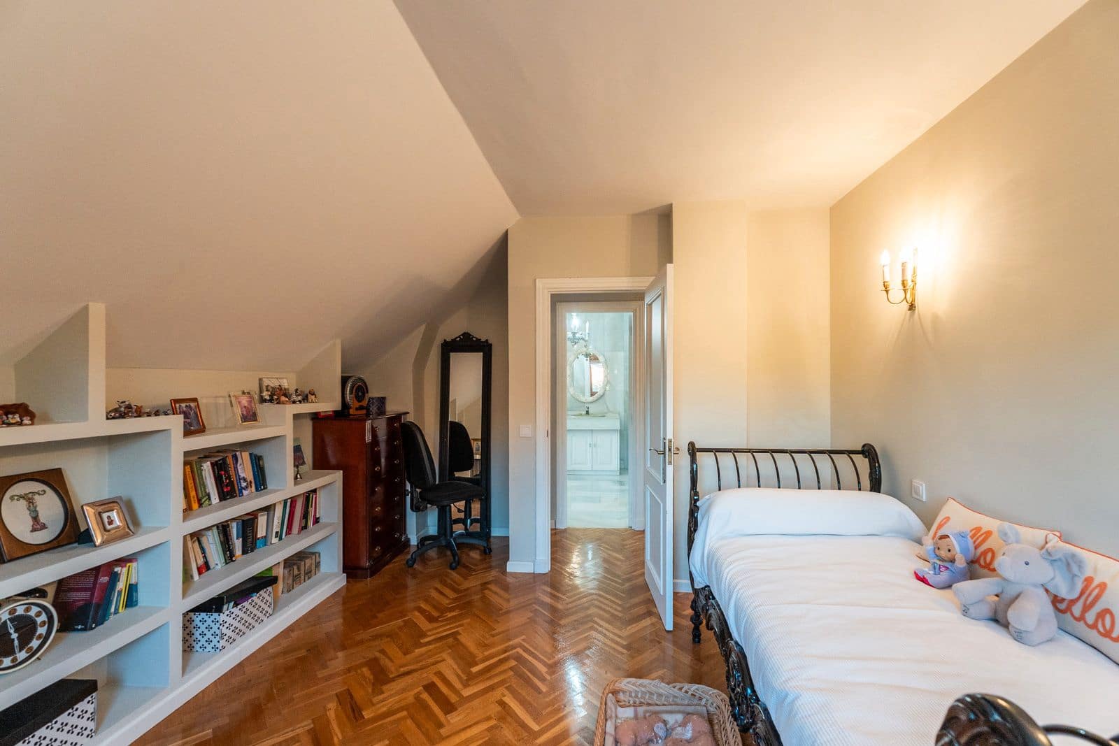 6 soveværelse Villa til salg i Boadilla del Monte med swimmingpool garage - € 1.500.000 (Ref: 9022358)