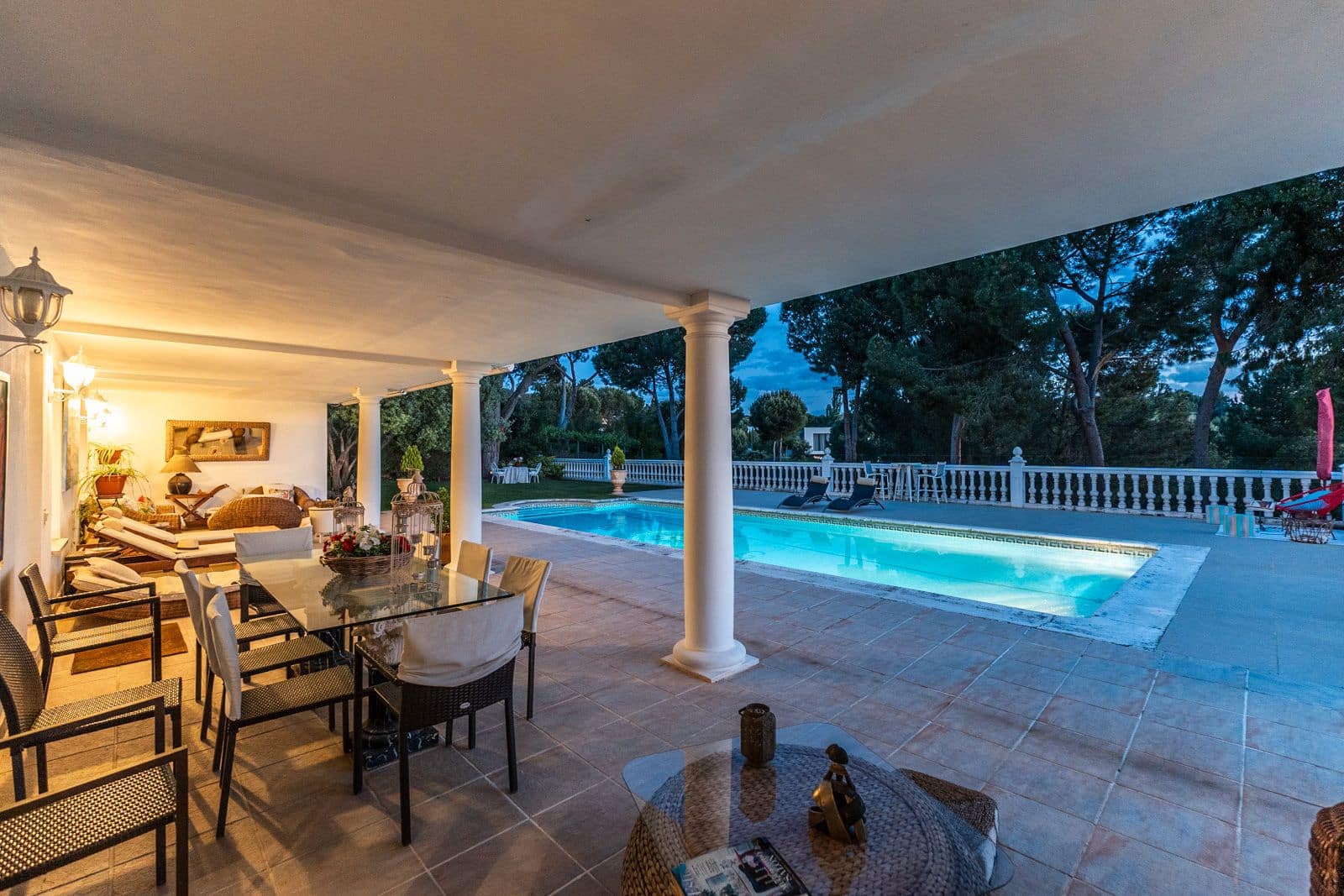 6 soveværelse Villa til salg i Boadilla del Monte med swimmingpool garage - € 1.500.000 (Ref: 9022358)