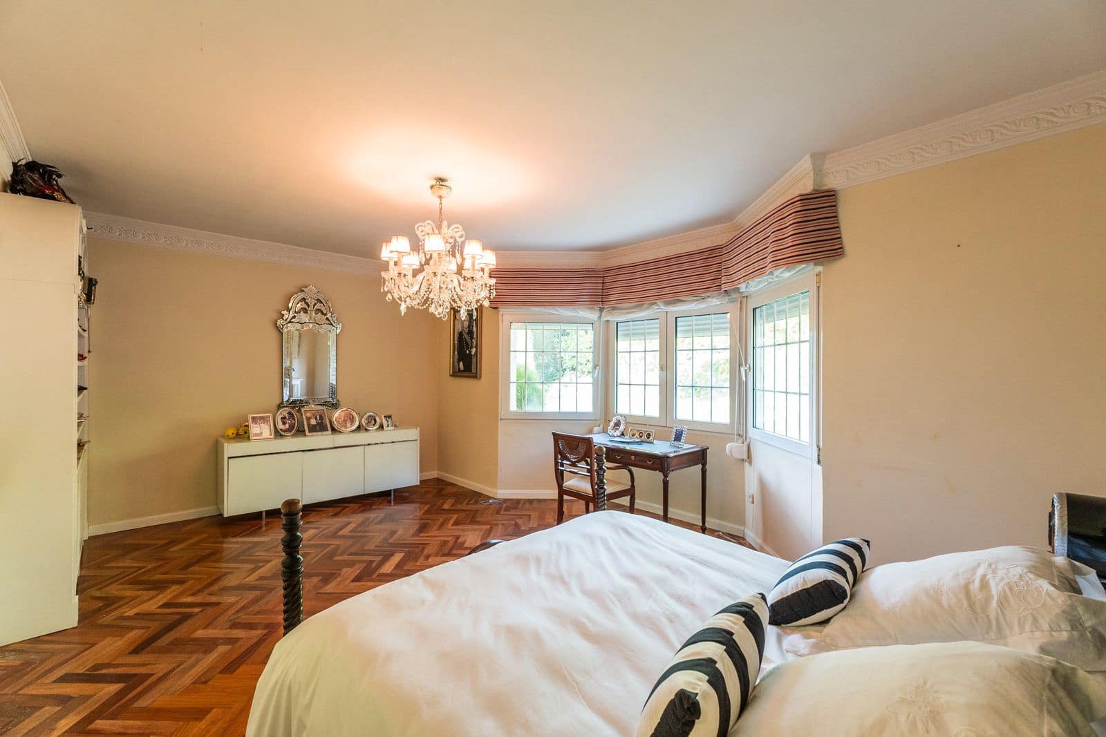 6 soveværelse Villa til salg i Boadilla del Monte med swimmingpool garage - € 1.500.000 (Ref: 9022358)