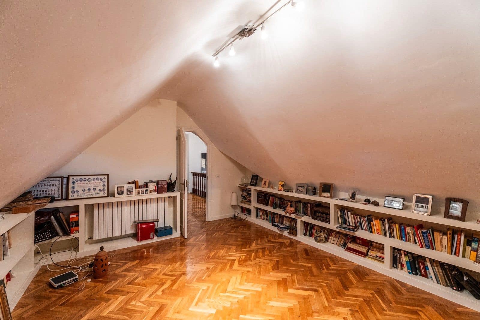 6 soveværelse Villa til salg i Boadilla del Monte med swimmingpool garage - € 1.500.000 (Ref: 9022358)