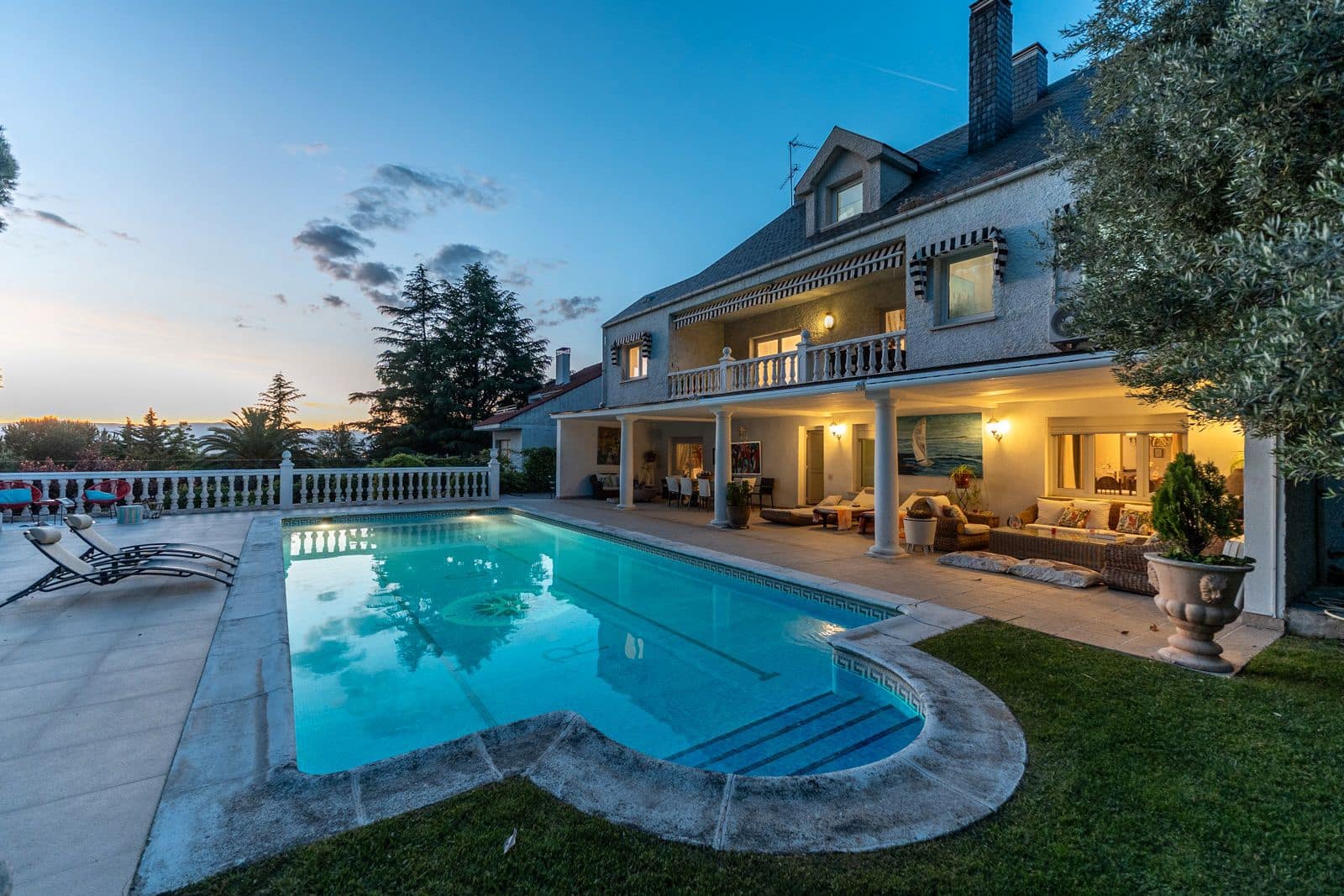 6 soveværelse Villa til salg i Boadilla del Monte med swimmingpool garage - € 1.500.000 (Ref: 9022358)