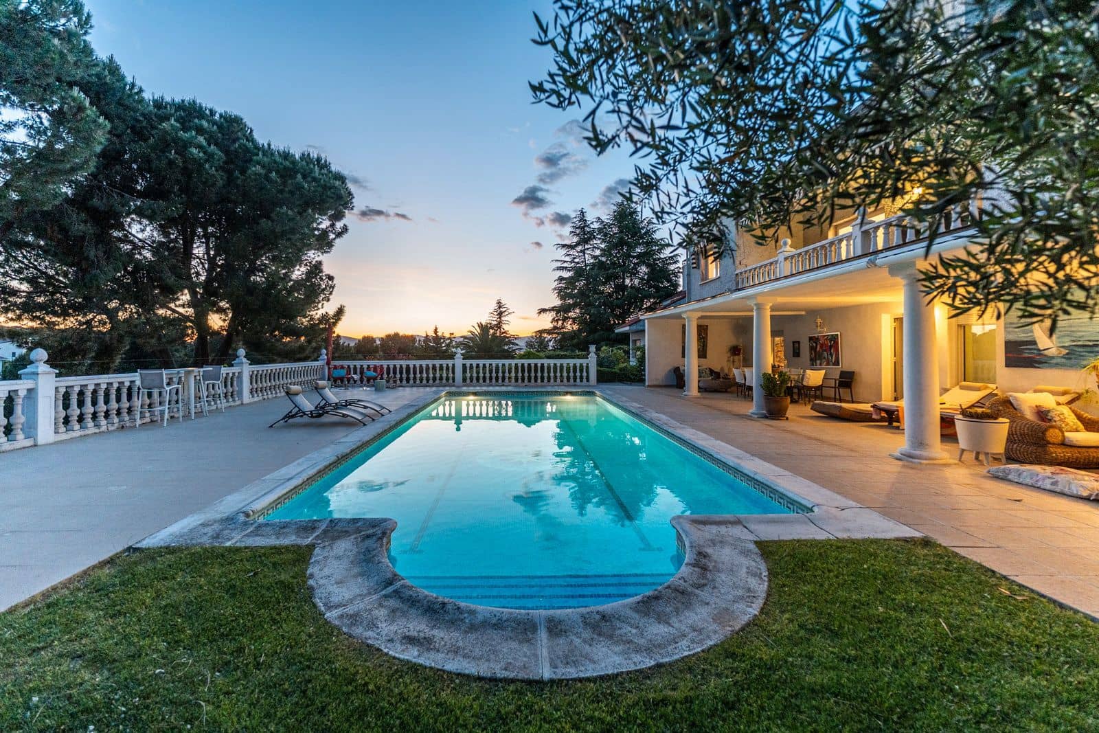 6 soveværelse Villa til salg i Boadilla del Monte med swimmingpool garage - € 1.500.000 (Ref: 9022358)