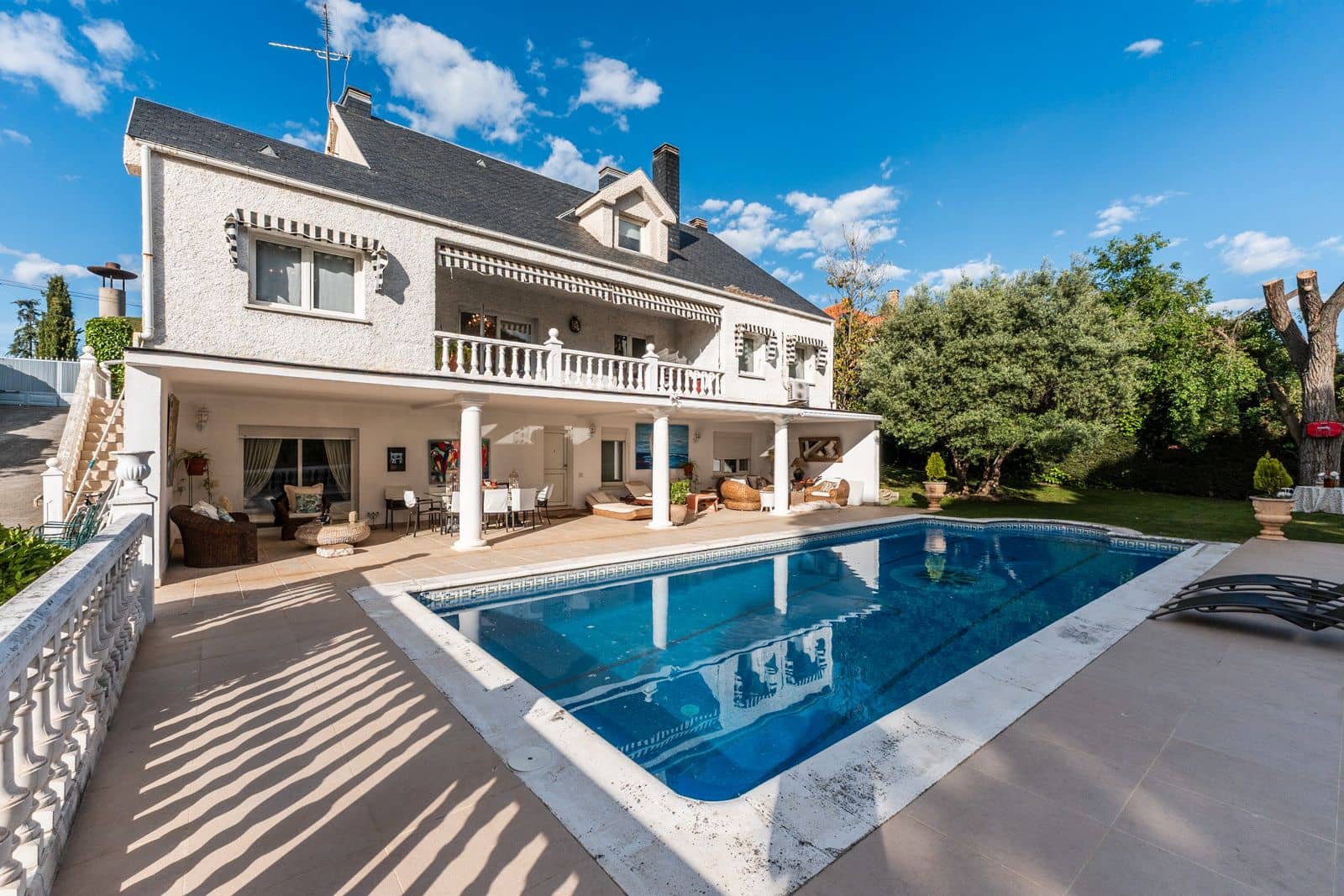 6 soveværelse Villa til salg i Boadilla del Monte med swimmingpool garage - € 1.500.000 (Ref: 9022358)