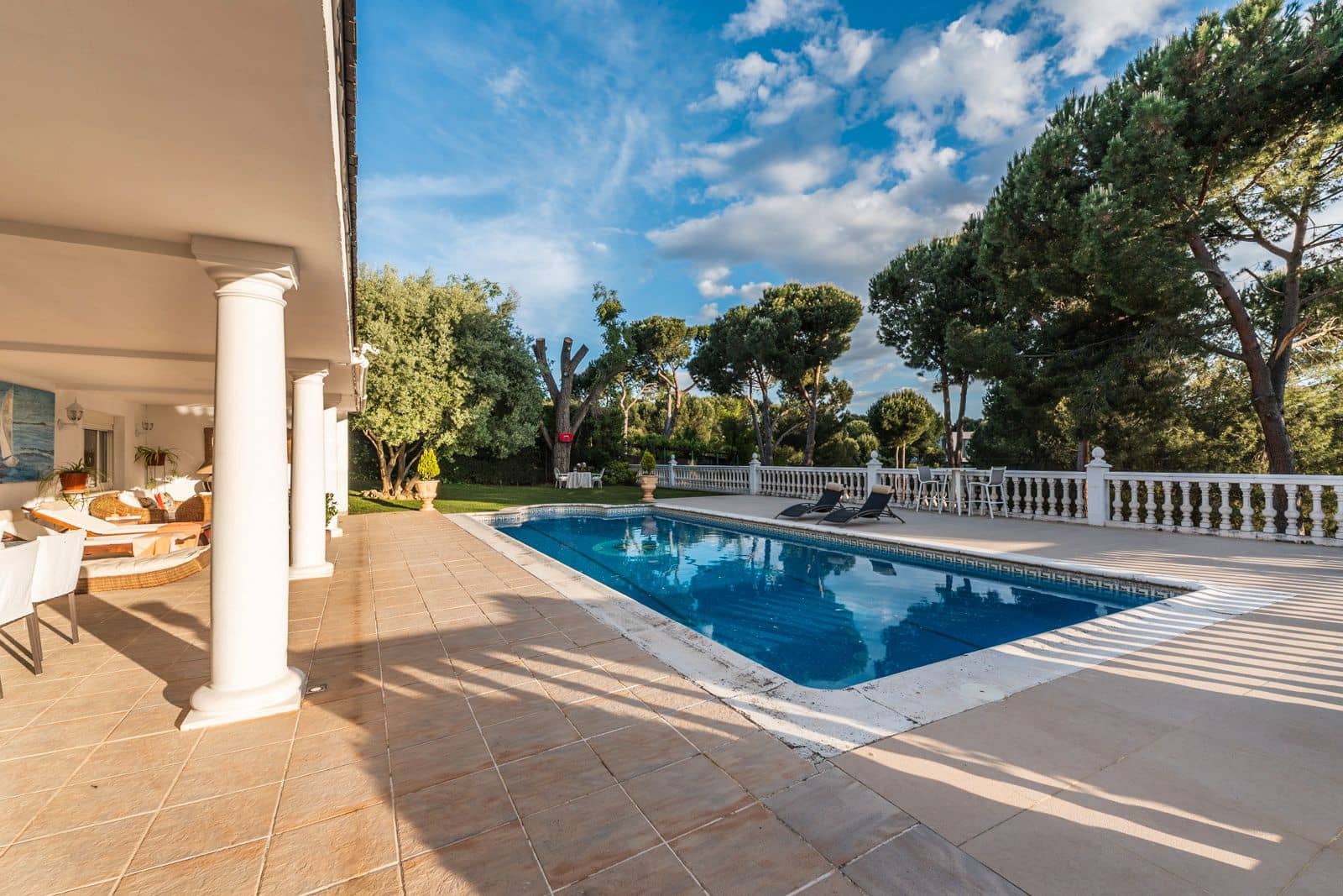 6 soveværelse Villa til salg i Boadilla del Monte med swimmingpool garage - € 1.500.000 (Ref: 9022358)