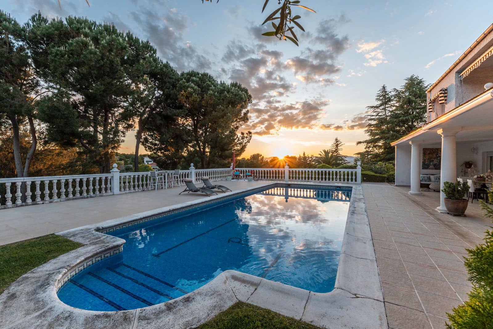 6 soveværelse Villa til salg i Boadilla del Monte med swimmingpool garage - € 1.500.000 (Ref: 9022358)