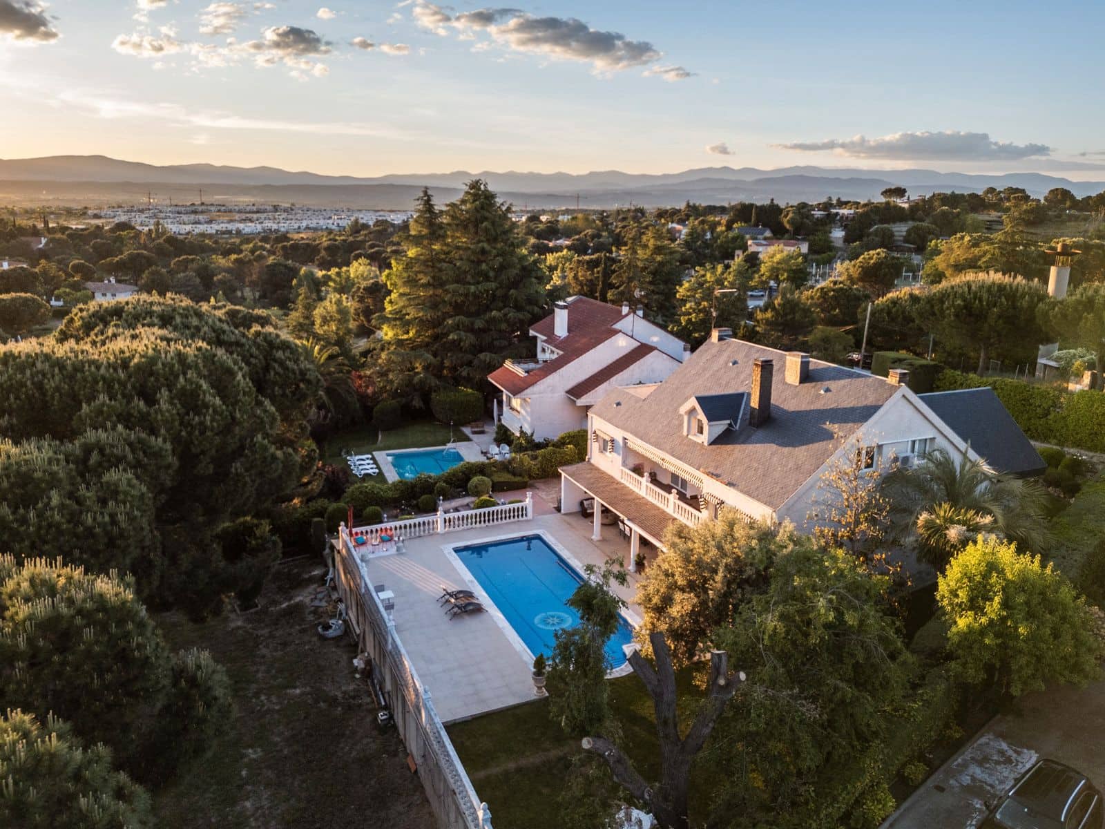 6 soveværelse Villa til salg i Boadilla del Monte med swimmingpool garage - € 1.500.000 (Ref: 9022358)