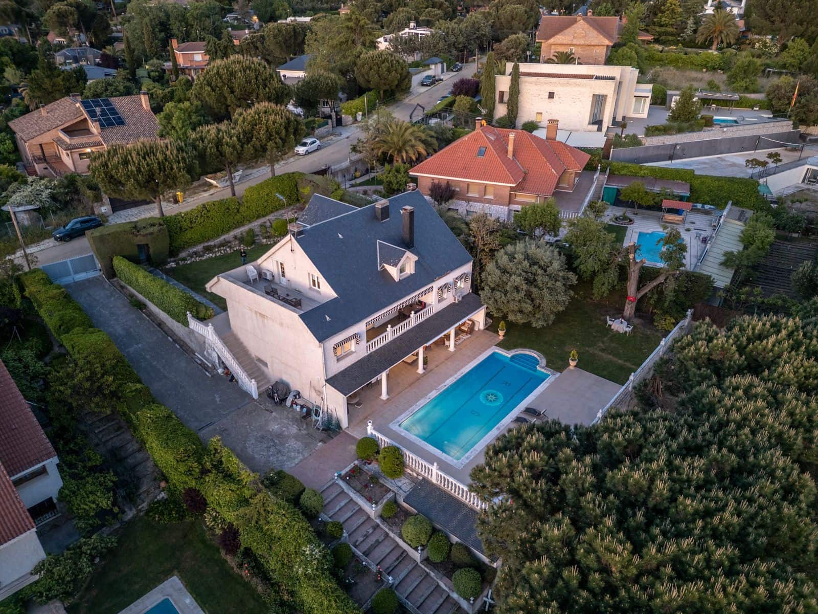 6 soveværelse Villa til salg i Boadilla del Monte med swimmingpool garage - € 1.500.000 (Ref: 9022358)