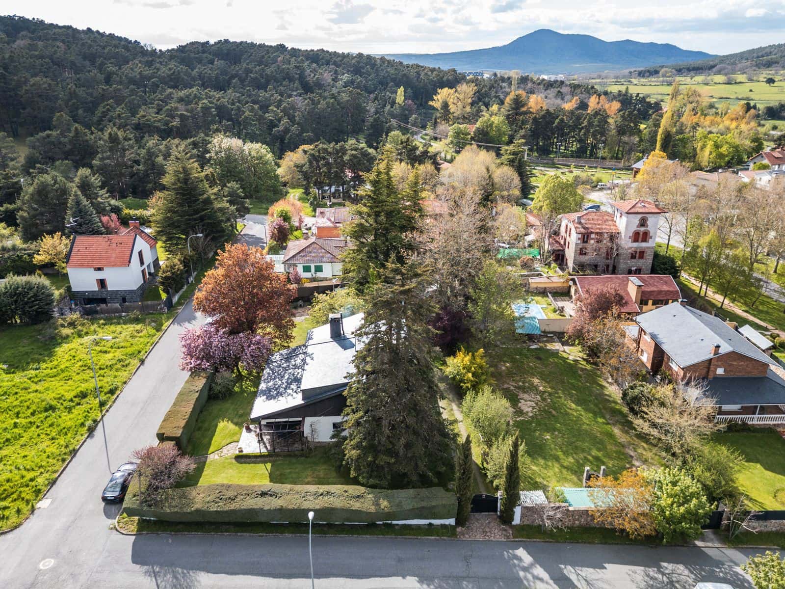 5 soveværelse Villa til salg i El Espinar med garage - € 930.000 (Ref: 9028440)