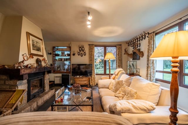 5 bedroom Villa for sale in San Rafael, El Espinar with garage - € 930,000 (Ref: 9028440)