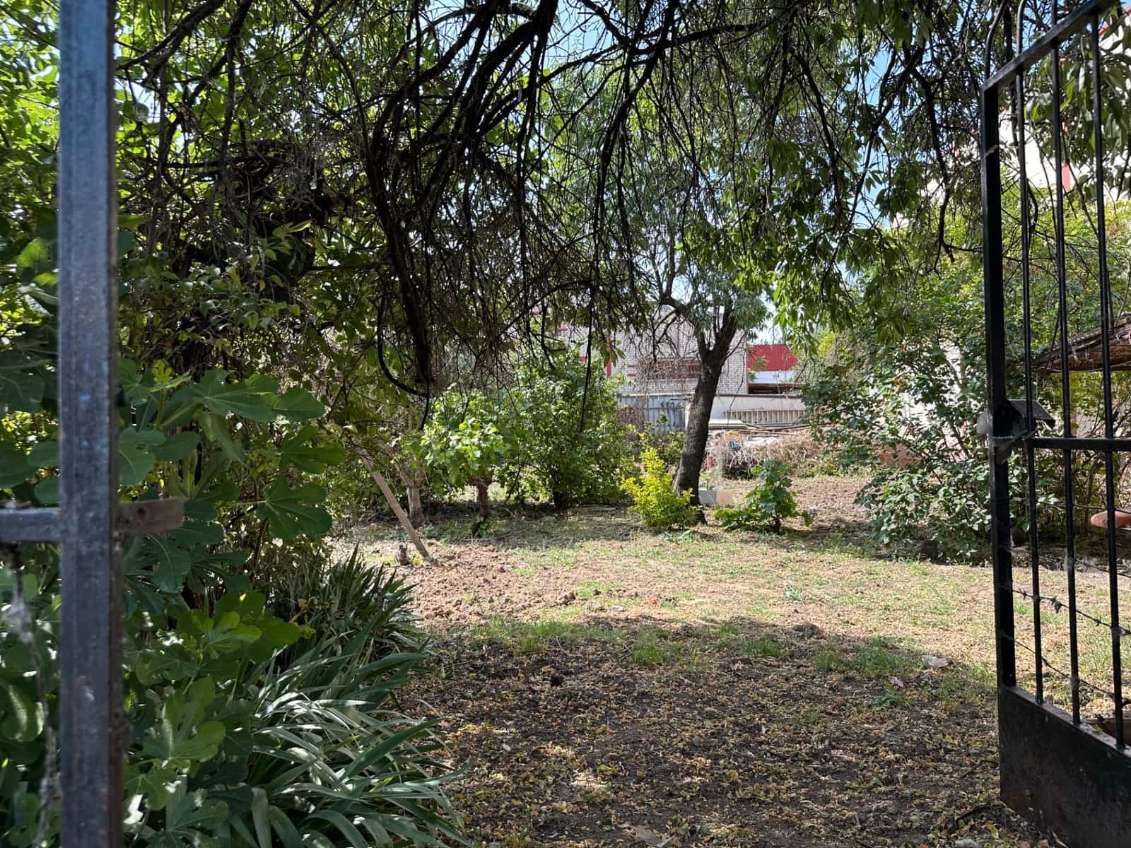 Ubebygd land til salgs i Paracuellos de Jarama - € 165 000 (Ref: 9030857)