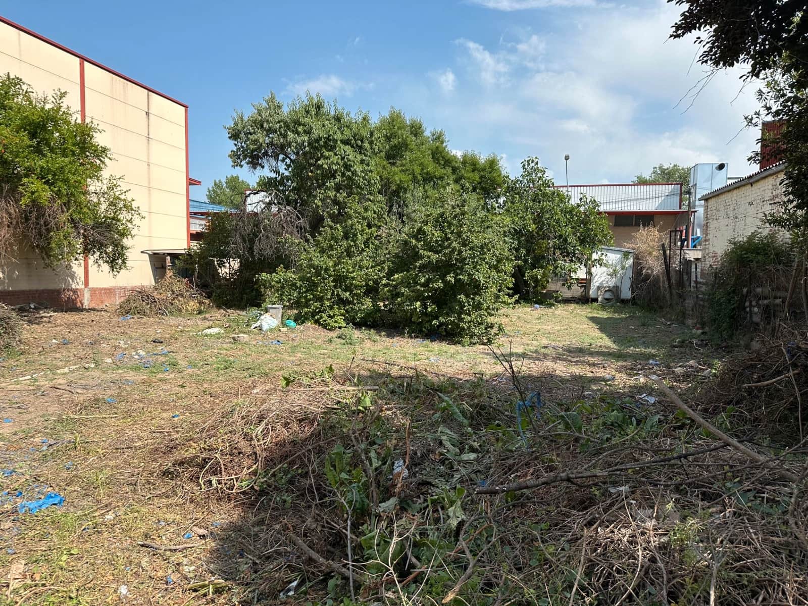 Ubebygd land til salgs i Paracuellos de Jarama - € 165 000 (Ref: 9030857)