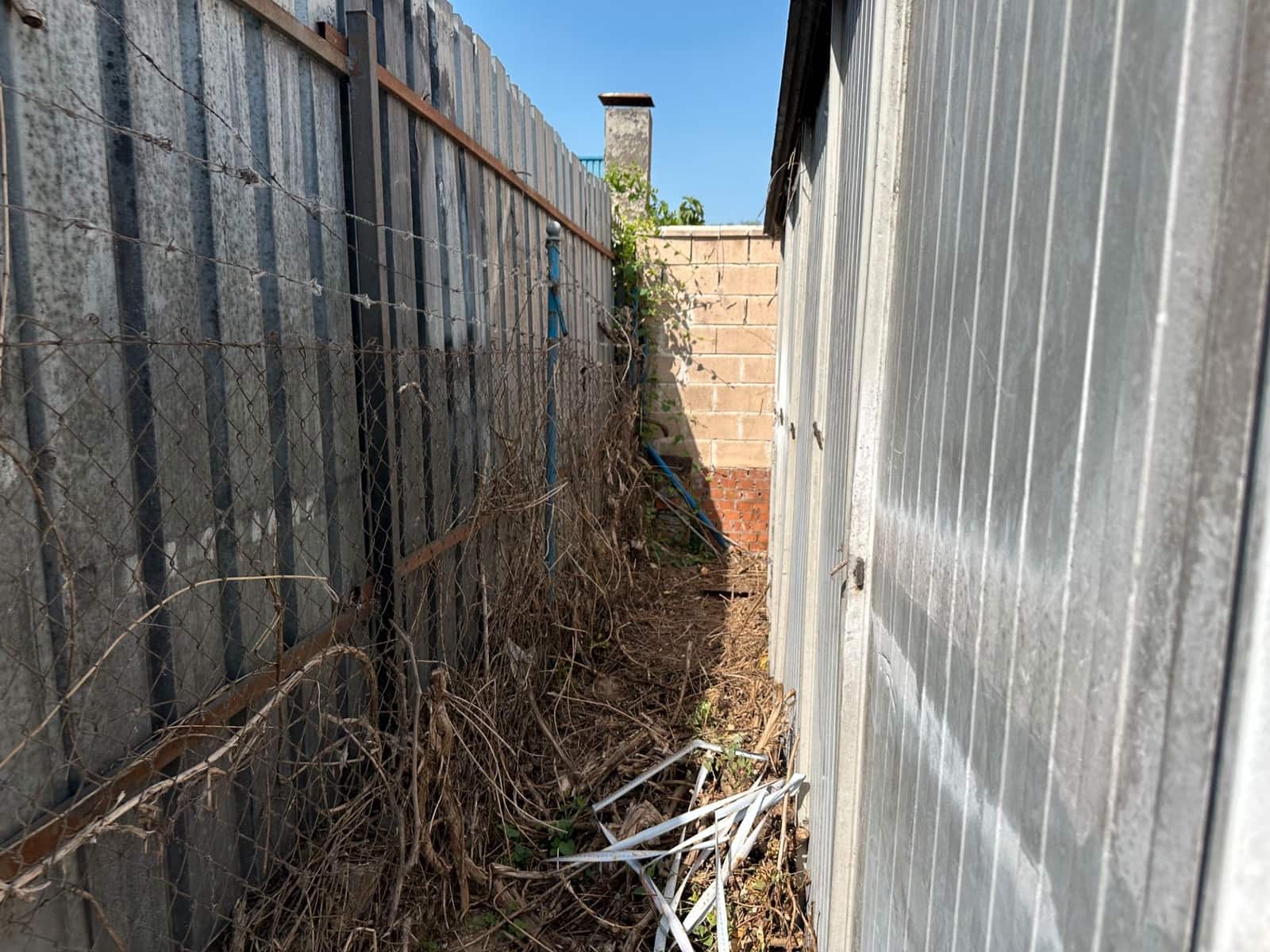 Ubebygd land til salgs i Paracuellos de Jarama - € 165 000 (Ref: 9030857)