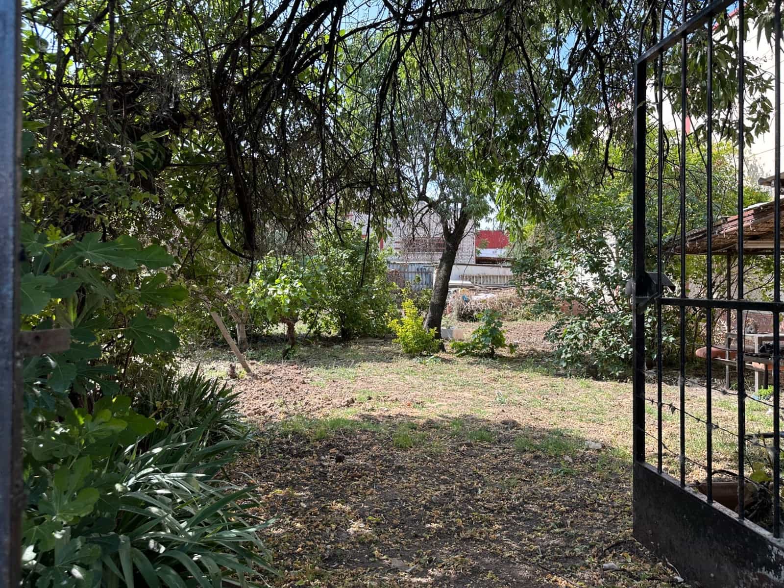 Ubebygd land til salgs i Paracuellos de Jarama - € 165 000 (Ref: 9030857)