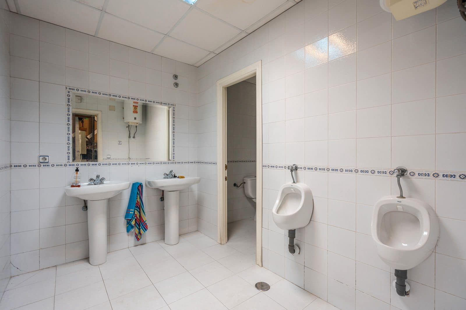 Erhverv til salg i Mostoles - € 1.390.000 (Ref: 9064712)